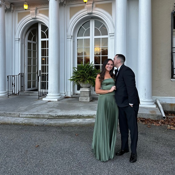 Meet your Posher, Carolyn - Picture 1 of 1